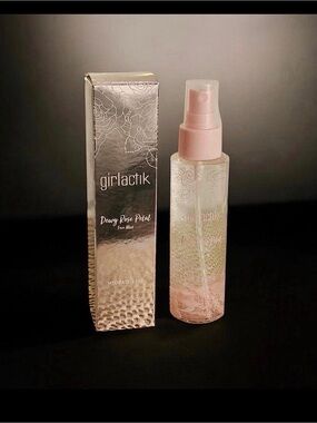 🌹 Girlaktic Dewy Rose Pedal Face Mist